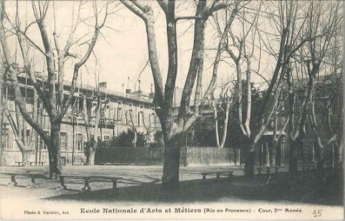 Ecole Nationale d'Arts et Métiers (Aix-en-Provence) - Cour, 2ème année