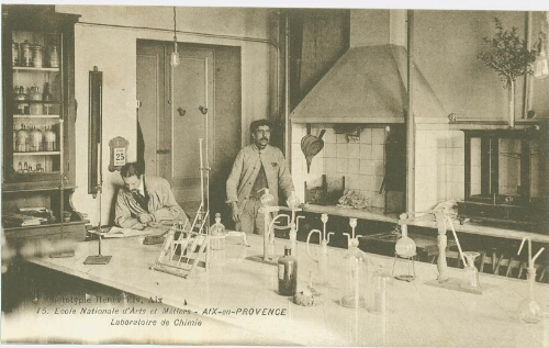 Ecole Nationale d'Arts et Métiers d'Aix-en-Provence Laboratoire de chimie 1920