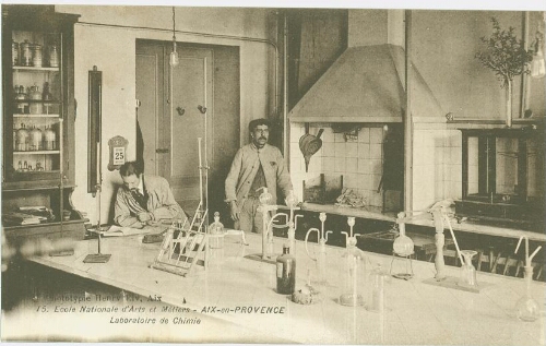 Ecole Nationale d'Arts et Métiers d'Aix-en-Provence Laboratoire de chimie 1920 Ecole Nationale d'Arts et Métiers d'Aix-en-Provence Laboratoire de chimie 1920