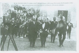 M. R. Poincaré, Président de la république visitant l'Ecole Nationale d'Arts et Métiers Aix-en-Provence, le 13 octobre 1913