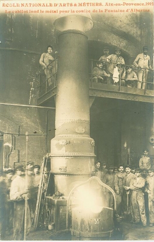 Ecole nationale d'Arts et Métiers Aix en Provence Le cubilot fond le métal pour la coulée de la Fontaine d'Albertas Ecole nationale d'Arts et Métiers Aix en Provence Le cubilot fond le métal pour la coulée de la Fontaine d'Albertas